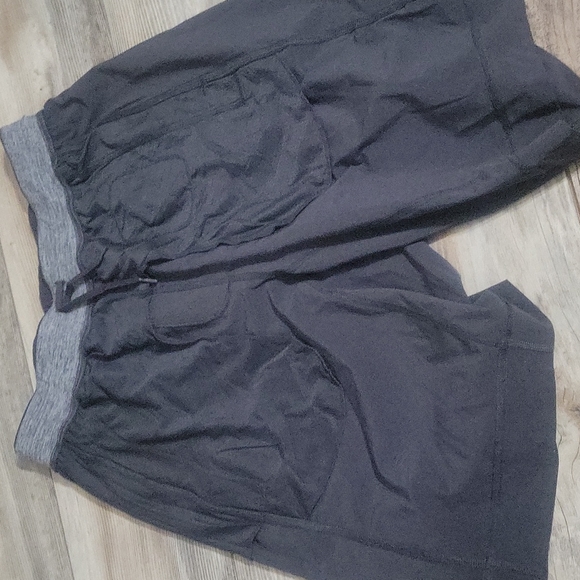 Lululemon Mens Running Short Black Medium - Picture 8 of 8